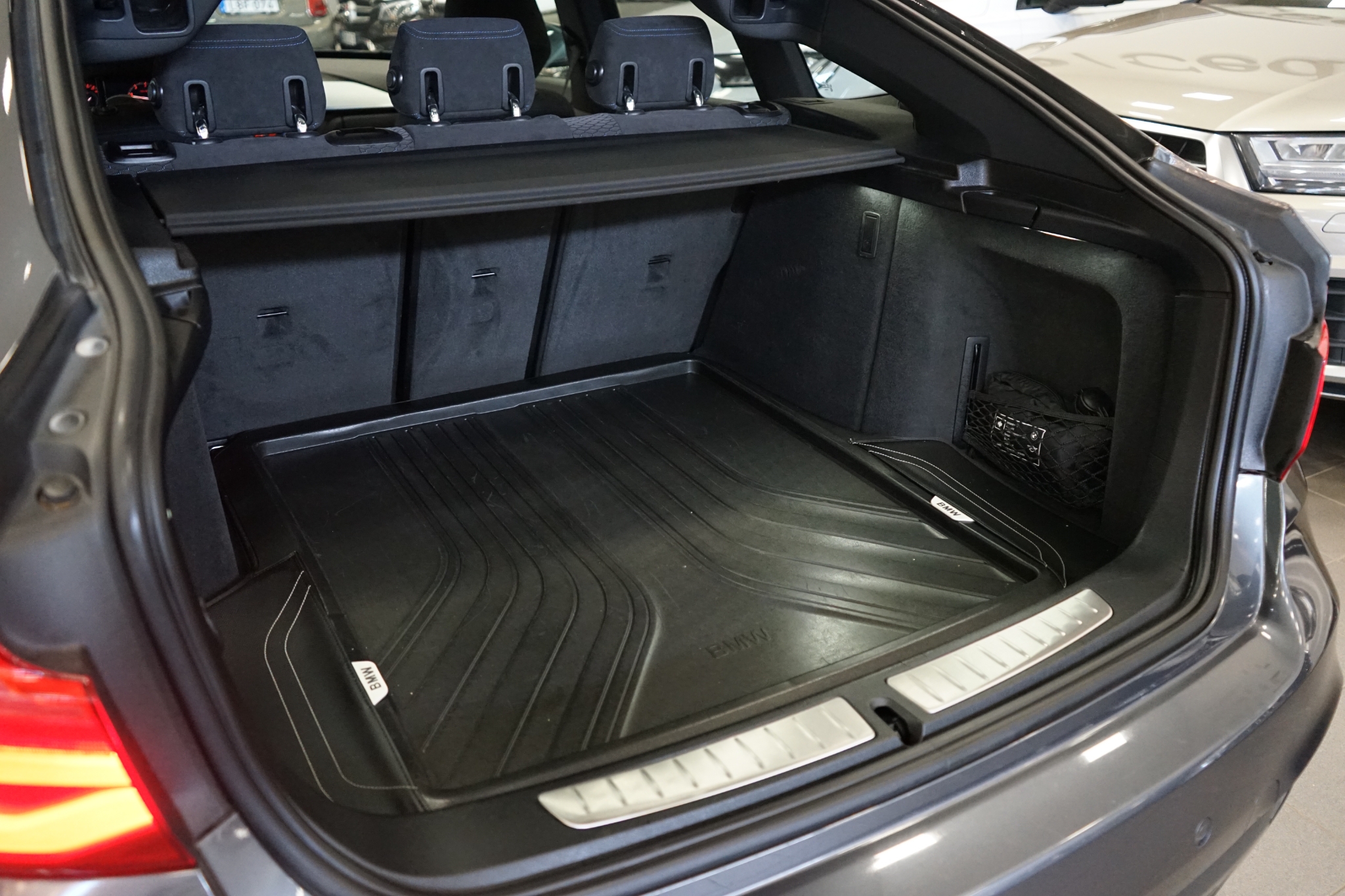 BMW 320 2018, bild 7/52