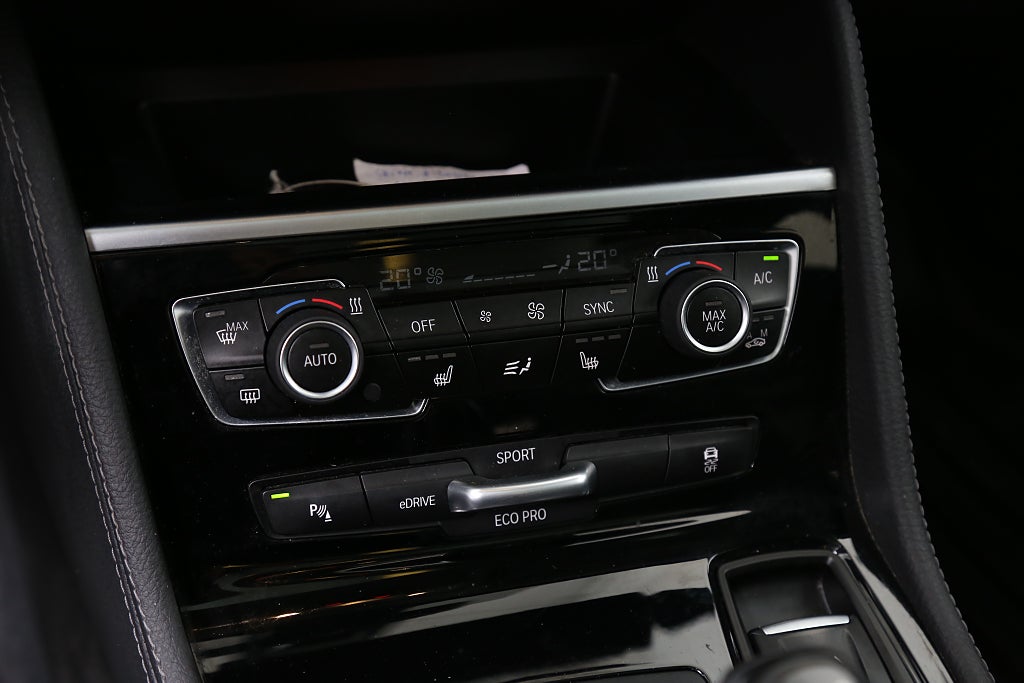 BMW 225xe Active Tourer Sport line 224hk Aut AWD HuD Navi Pano 2017