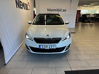 Peugeot 308 SW 1.2 Allure Panorama M-värmare Drag P-sens S&V