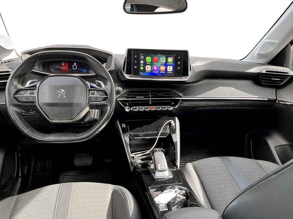 Bild på Peugeot 208 Allure 1.2 PT 100hk Aut PANO CARPLAY