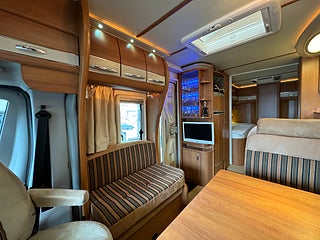 Husbil-halvintegrerad Hobby Toskana Exclusive 750 ELC 4 av 24