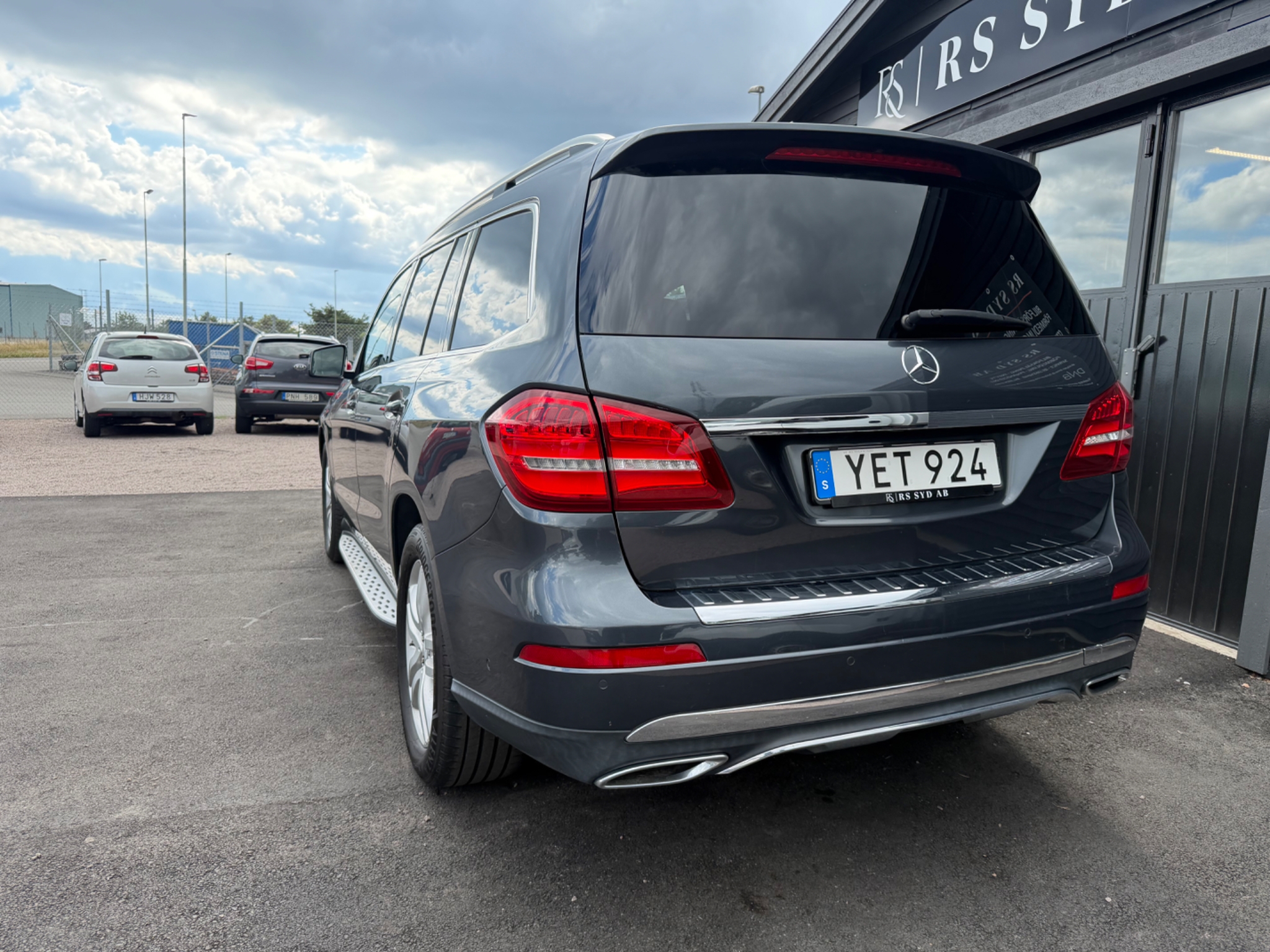 Mercedes-Benz GLS 2016, photo 7/45
