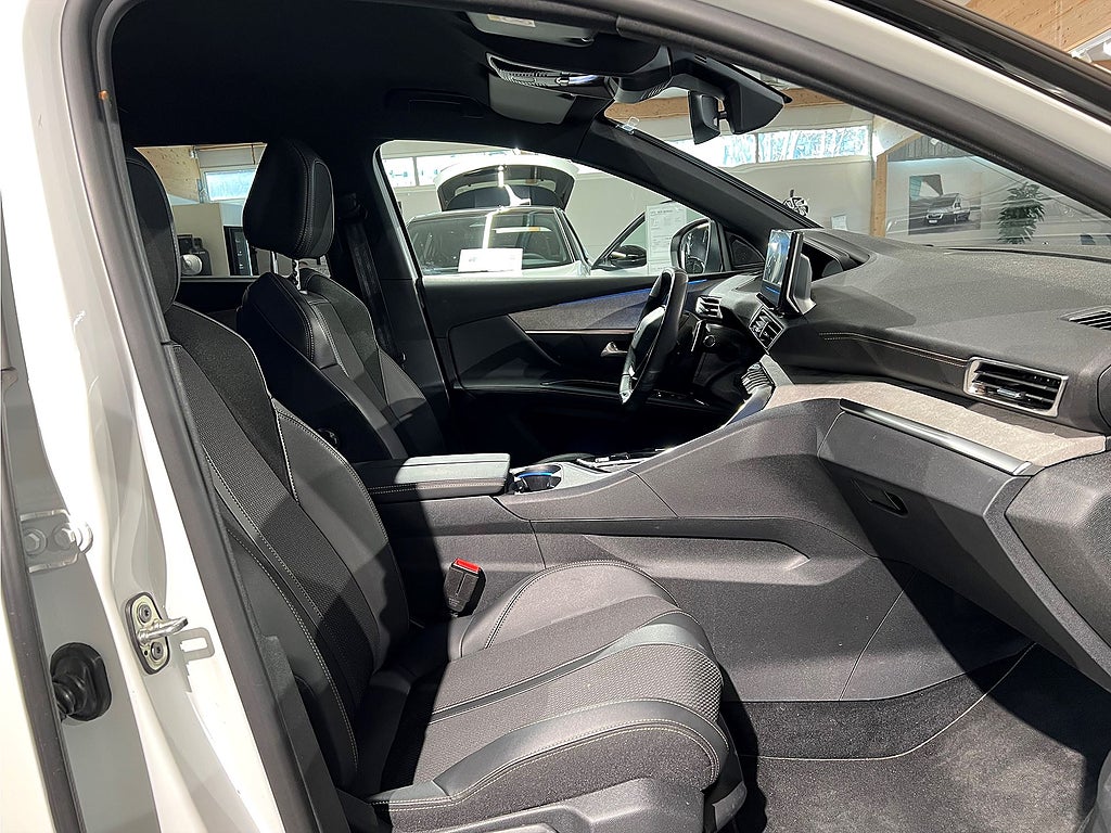 Bild på Peugeot 5008 GT Black Pack 1.2 PT 130hk Aut - DRAG, ELBAKLUCKA