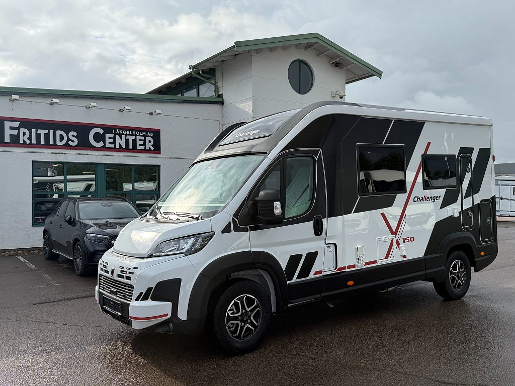 CHALLENGER X150 Stor lounge, endast 5.99M lång, dieselvärmare med mer! 