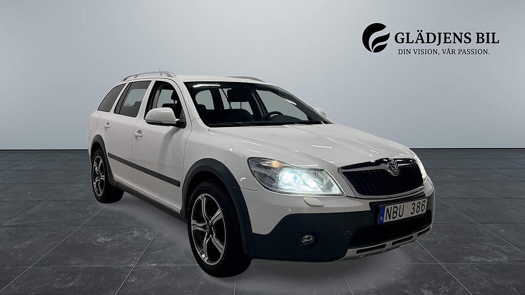 Skoda Octavia Scout 2.0 TDI DPF 4Motion Scout Drag Navi Värmare