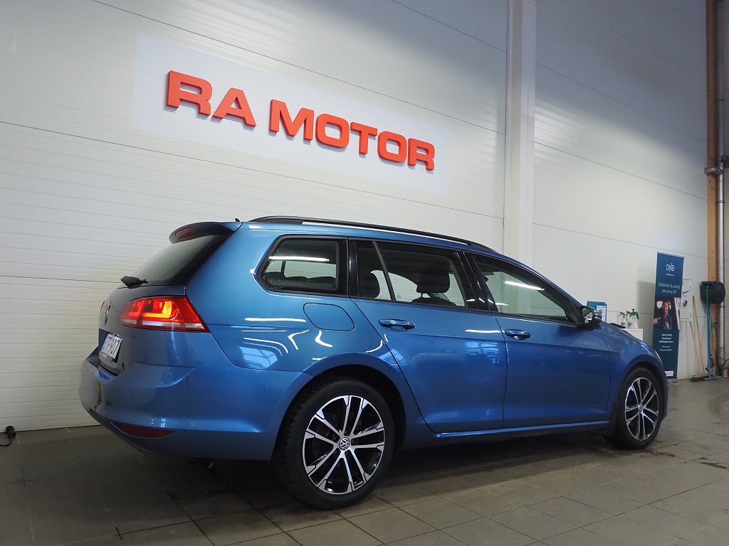 Volkswagen Golf Sportscombi 1.6 TDI 105hk |Dragkrok|Backkamera| 2014