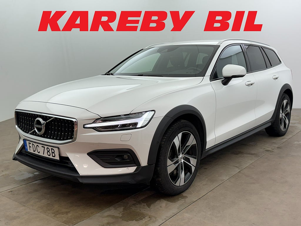 Volvo V60 Cross Country B4 AWD Momentum B-kamera Skinn Drag