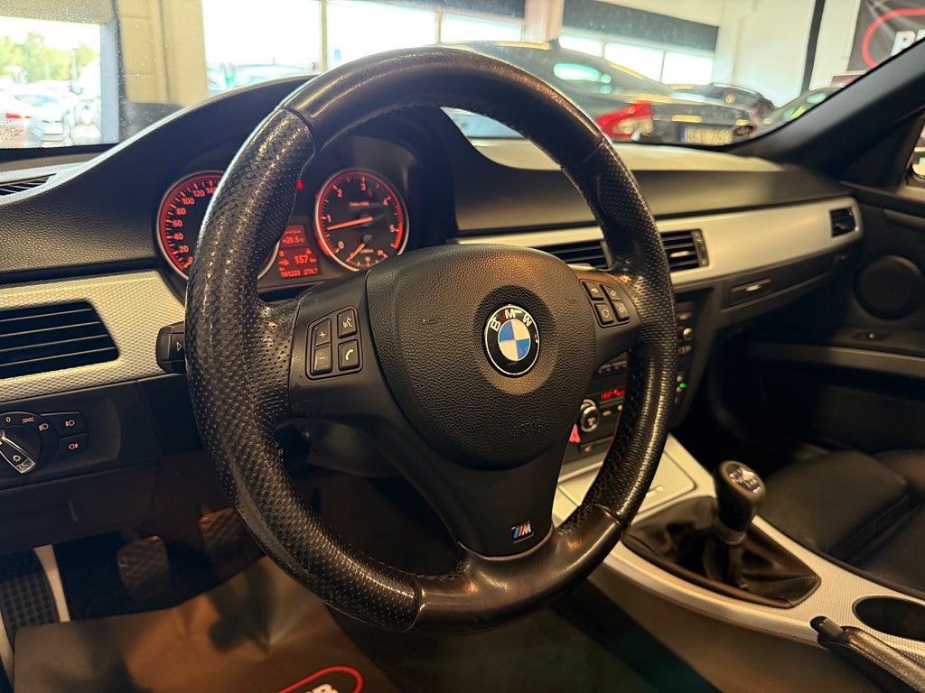 BMW 330d 2009 - miniatyr 14