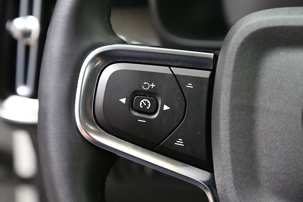 Volvo XC40 Recharge T4 Plug-in Inscription H/K Orrefors Drag Moms 2022
