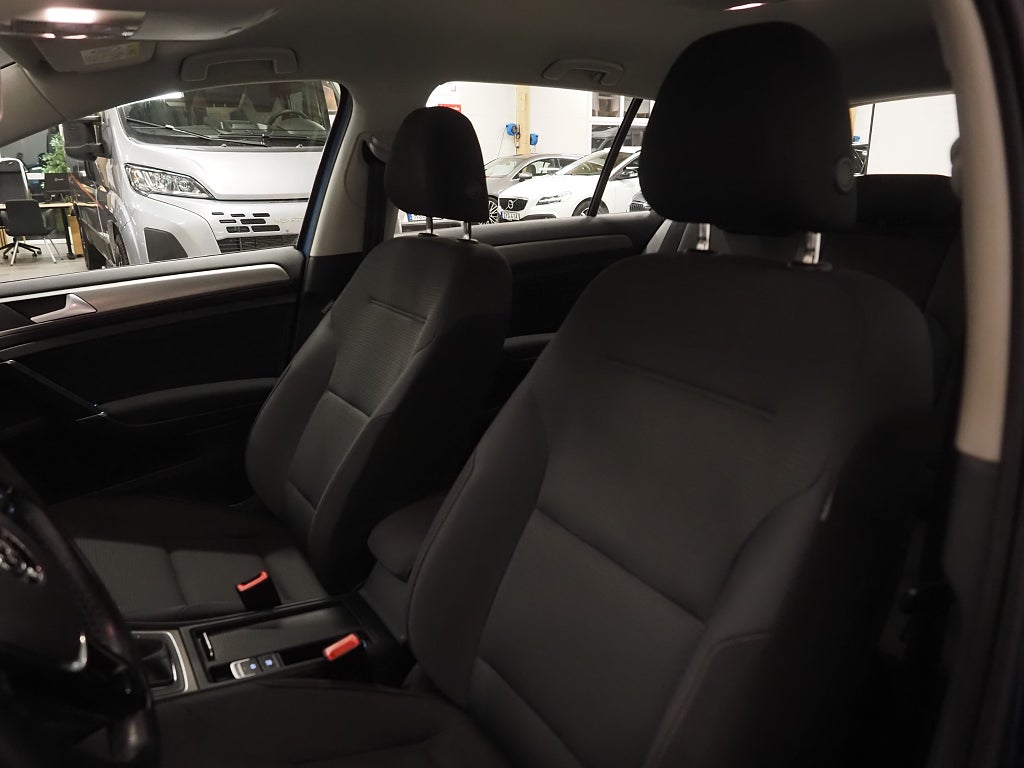 Volkswagen Golf 5-dörrar 1.6 TDI Masters D-Värm P-Sensorer 2015