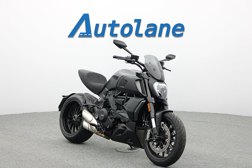 Ducati Diavel 1260 *Nyservad Nya däck