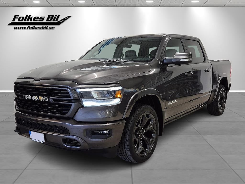 Dodge RAM 1500 Crew Cab Laramie Sport V8 HEMI Luftfj.