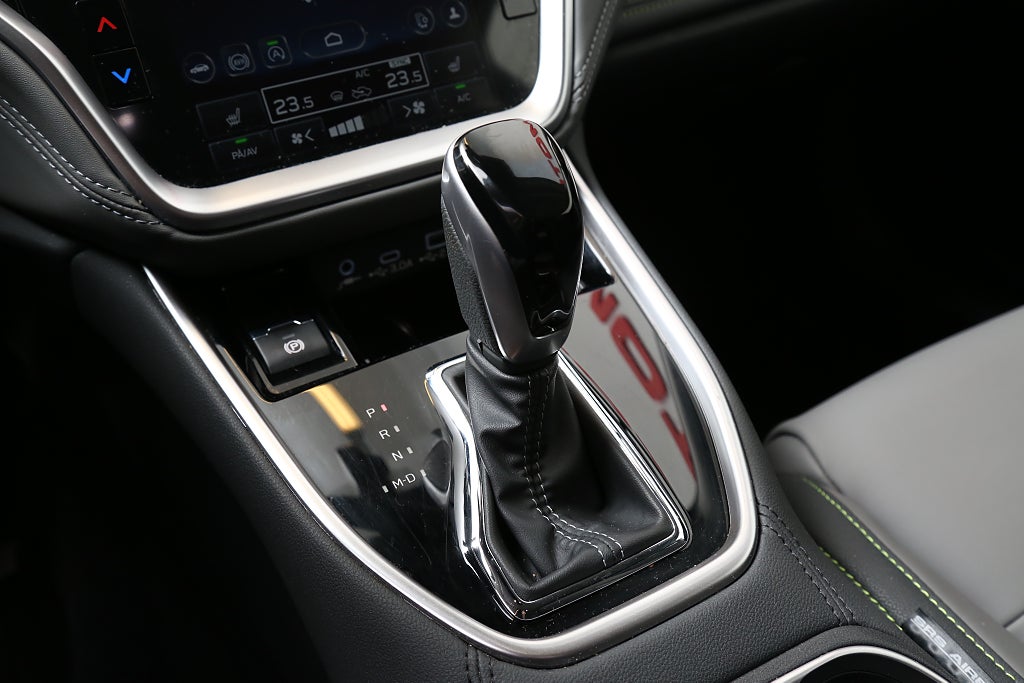 Subaru Outback 2,5i XFuel Field AWD Aut Bränslevärmare Drag 2024