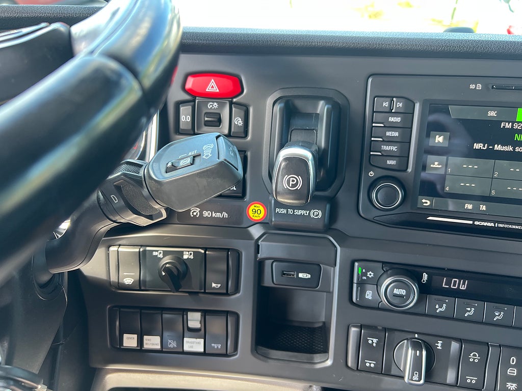 Scania G450 6x2*4 XT Lastväxlare, Fullt Plogutrustad