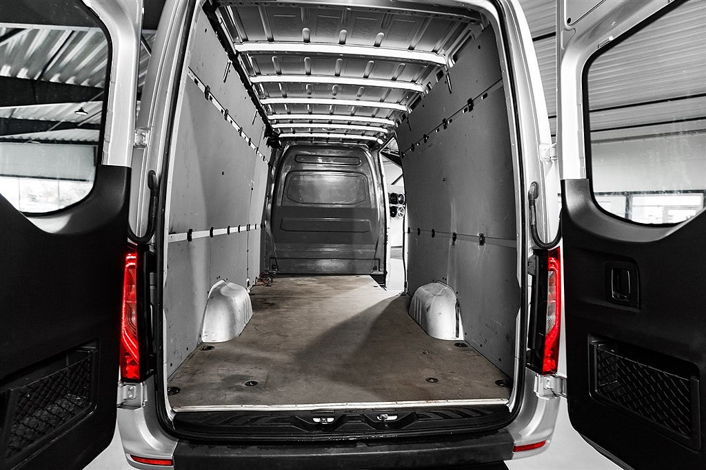Mercedes-Benz Sprinter 2019 - miniatyr 3