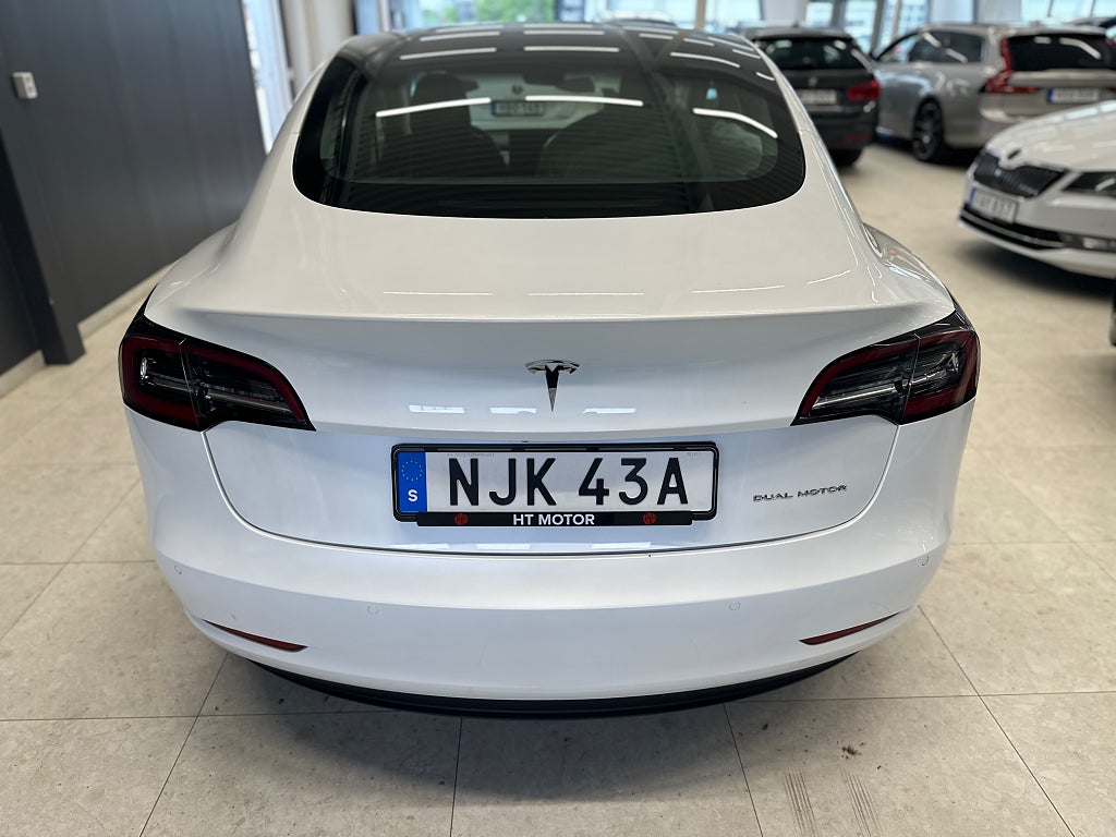 Tesla Model 3 Long Range AWD 4,99% /Panorama/Kamera/Värmepump