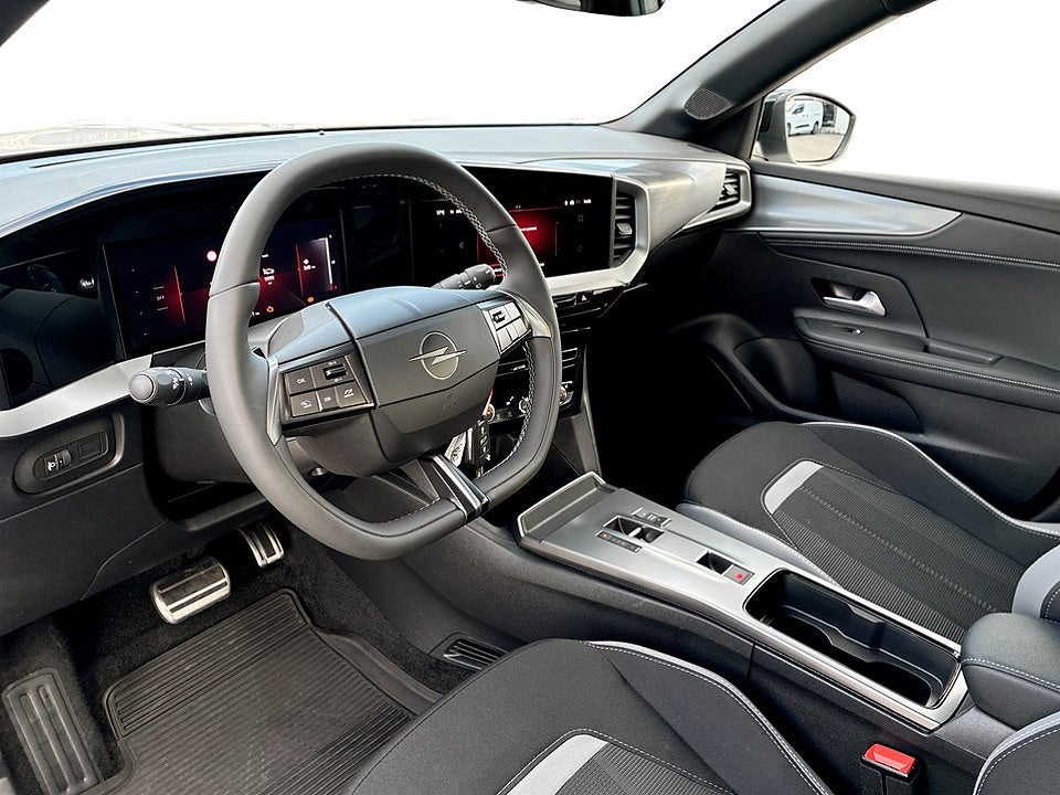 Bild på Opel Mokka GS Hybrid 1.2 Turbo 145hk Aut B-KAMERA CARPLAY