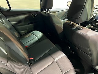 Halvkombi Nissan Leaf 12 av 27