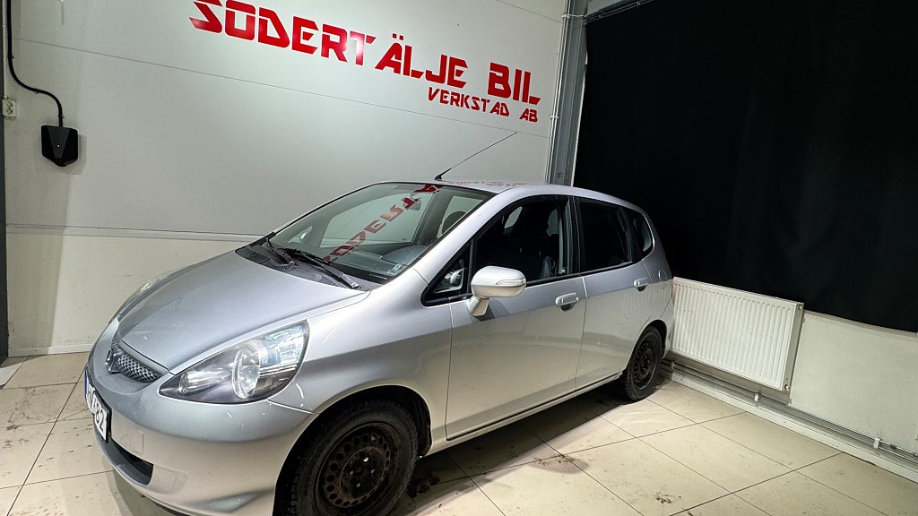 Honda Jazz 1.3 Ny besiktigad 