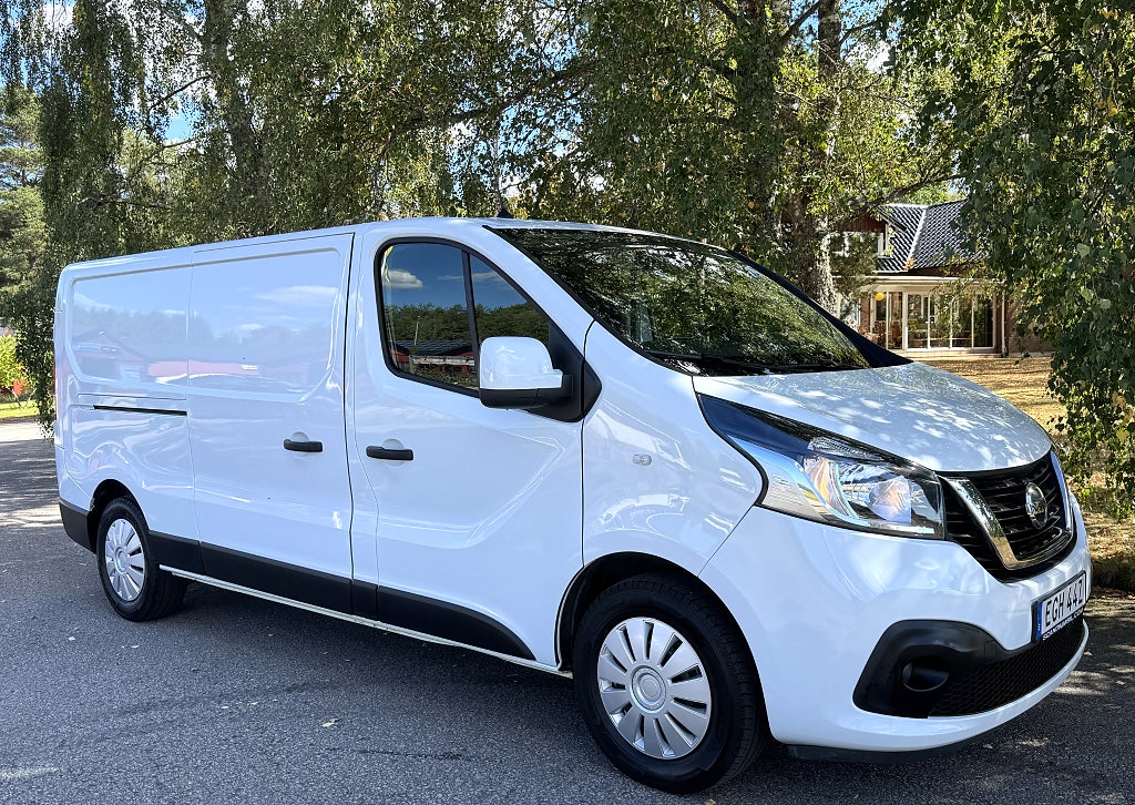 Nissan NV300 145 dCi Långt Skåp L2 Automat & Drag