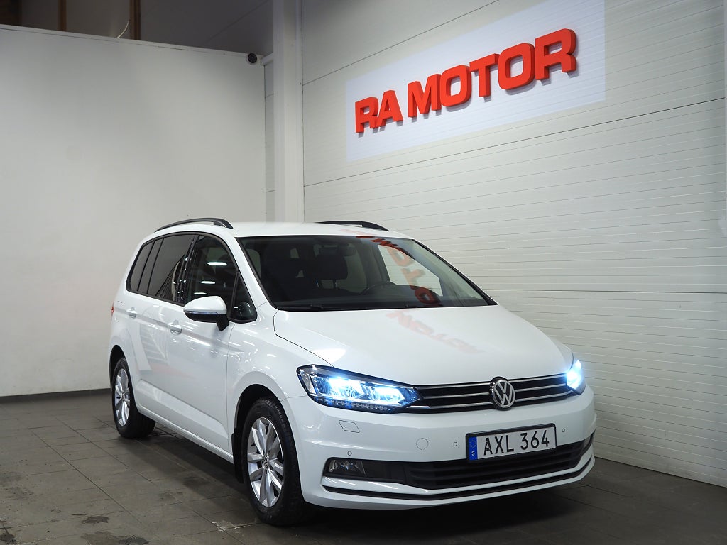Volkswagen Touran 7-sits 1.2 TSI 110hk Kamera Drag Carplay 2018