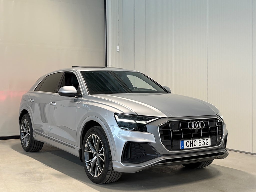 Audi Q8 50TDI Quattro S-Line Pano Soft Close 360° Drag V-hjul