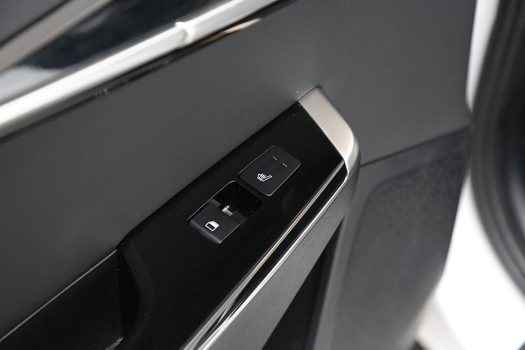 Kia EV6 77.4 kWh 325hk PLUS AWD 360°-kamera Skinn Leasbar 2023