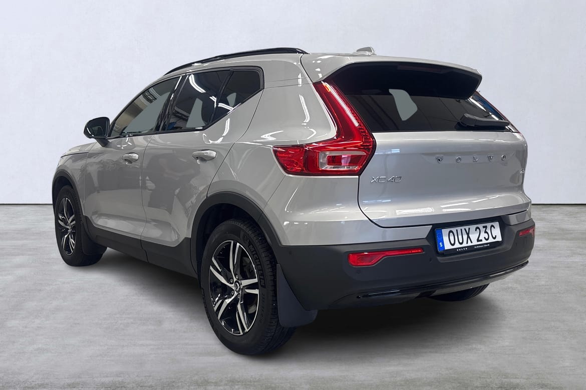 Volvo XC40 B3 FWD Bensin Plus Dark 2025, bild 4/10
