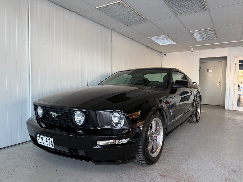 Ford Mustang GT V8 4.6 305HK Automat Coupe Sportavgassystem 