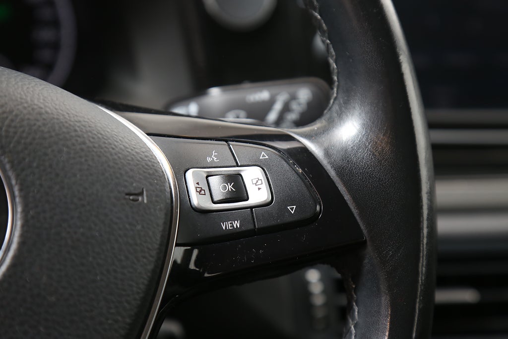 Volkswagen Polo 1,0 TSI 95hk DSG P-sensorer Motorv Dragkrok 2018