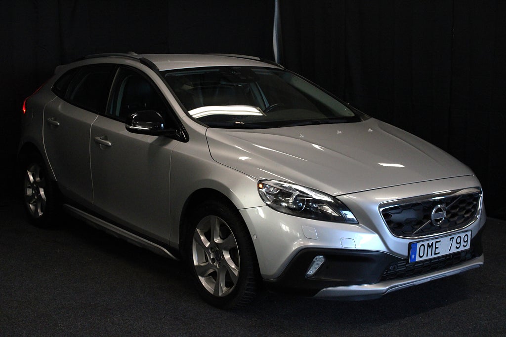 Volvo V40 Cross Country D3 Summum|Ny kamrem|Adap-fart|Kamera