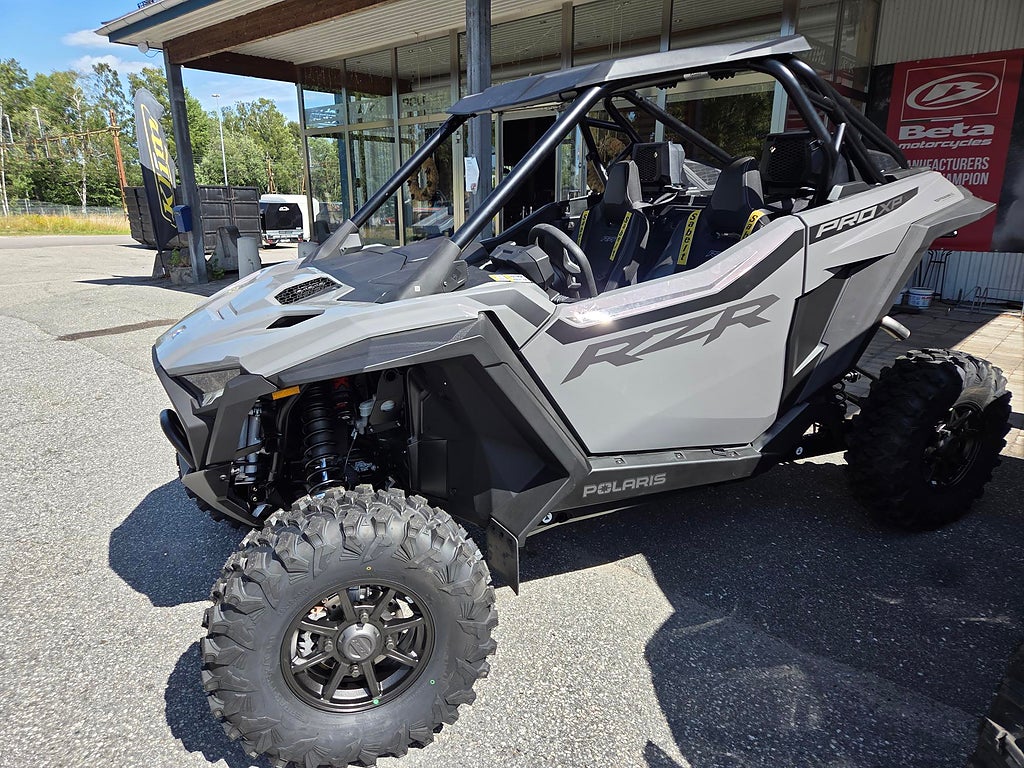 Polaris RZR PRO XP ULTIMATE Traktor Omg Lev 