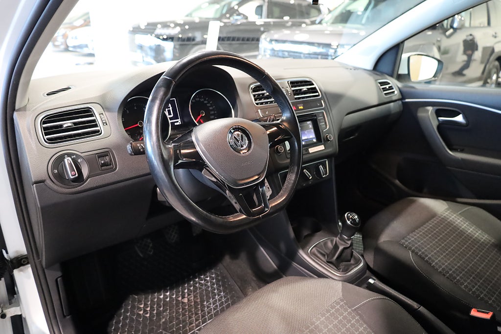Volkswagen Polo 5-dörrar 1.2 TSI M-Värme Blåtand Nyservad 2017