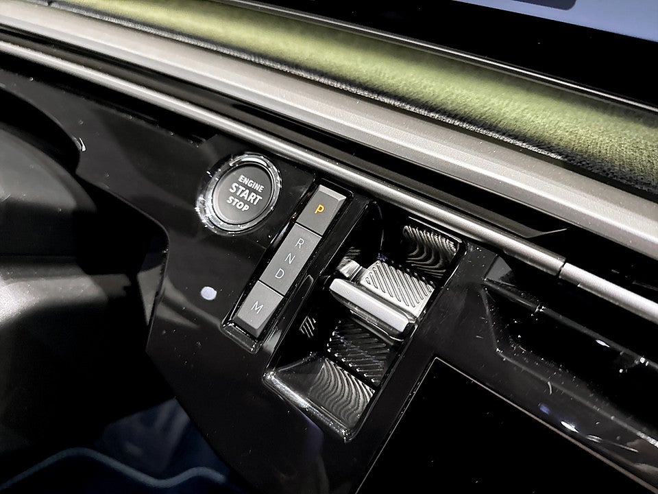 Bild på Peugeot 5008 GT Ultimate Hybrid 145hk Aut 7-SITS ELSTOL B-KAMERA