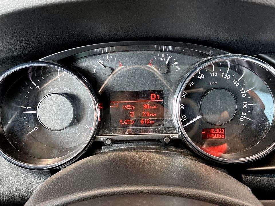 Bild på Peugeot 3008 Allure 1.6 BlueHDi 120hk Aut PANORAMA NYBYTT KAMREM