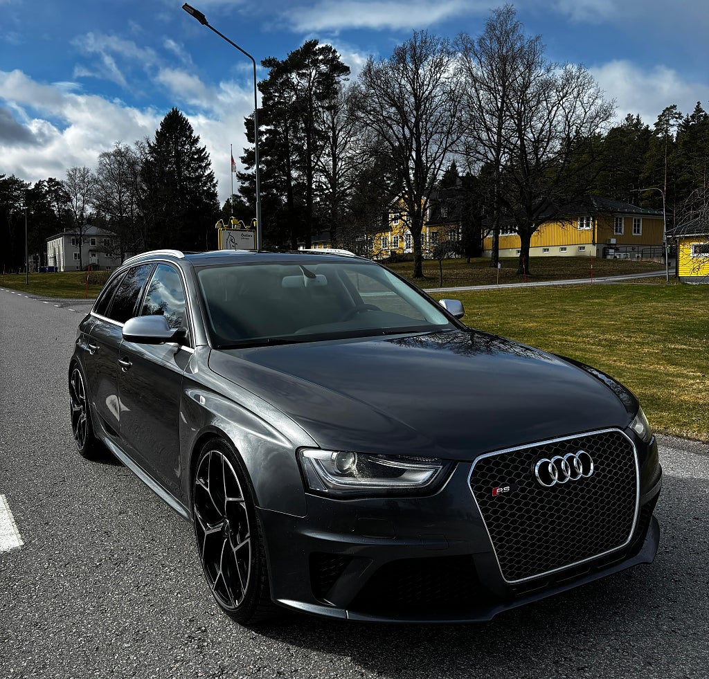 Audi RS4 Avant V8 quattro/Sv-såld -Lågmil -Finans-BYTE FÖRSLAG