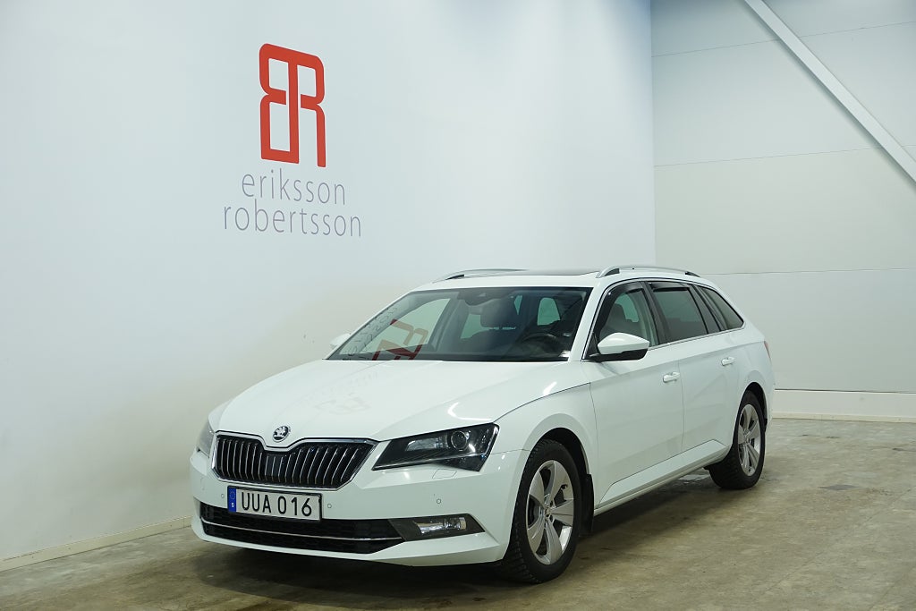Skoda Superb Kombi 2.0 TDI 4x4 Dieselvärmare Backkamera Drag