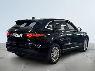 Jaguar F-Pace 20d AWD S&V-hjul/Psens/Skinn/Rattvärm/Växelpaddlar – bild 6