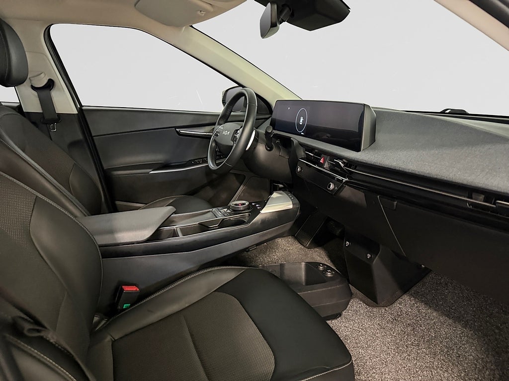 Kia EV6 77.4 kWh Dragkrok Adapt-fart Backkamera Rattvärme bild 17