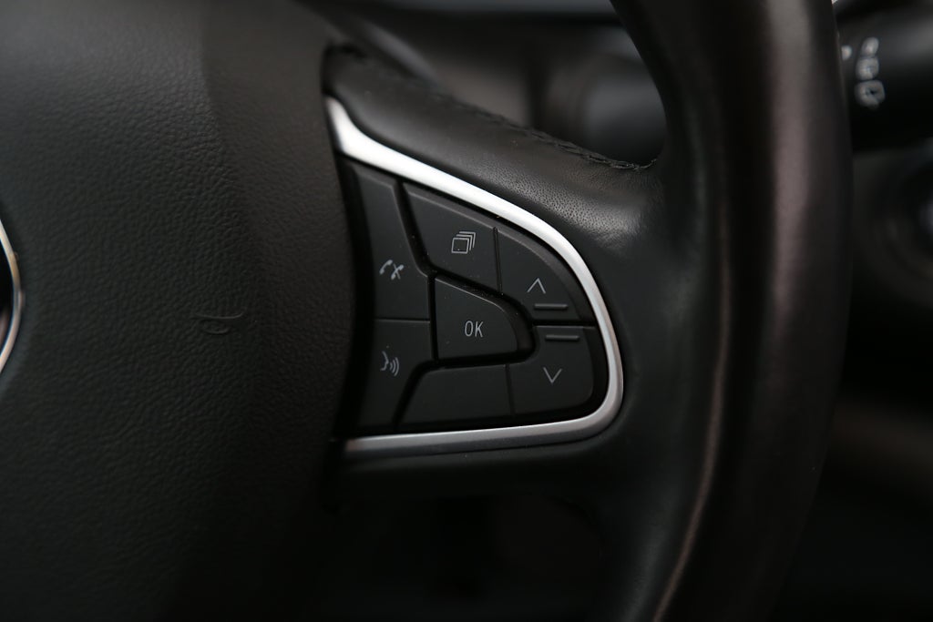 Renault Mégane Sport Tourer 1,3 TCe 140hk Aut Navi Kamera