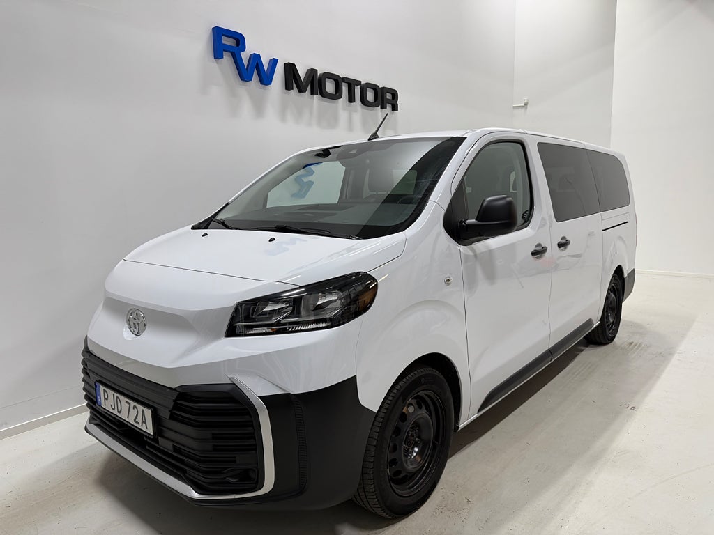 Toyota Proace Verso 2.0 D-4D Eu6 D-värmare Facelift Dragkrok 9-sits MOMS 2x-dörr