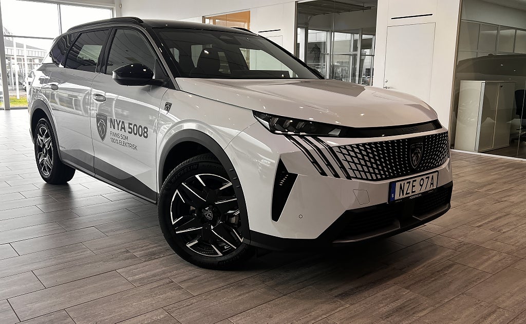 Peugeot E-5008 WINTER EDITION  ULTIMATE 73 Kwh Vinterhjul på köpet på alu