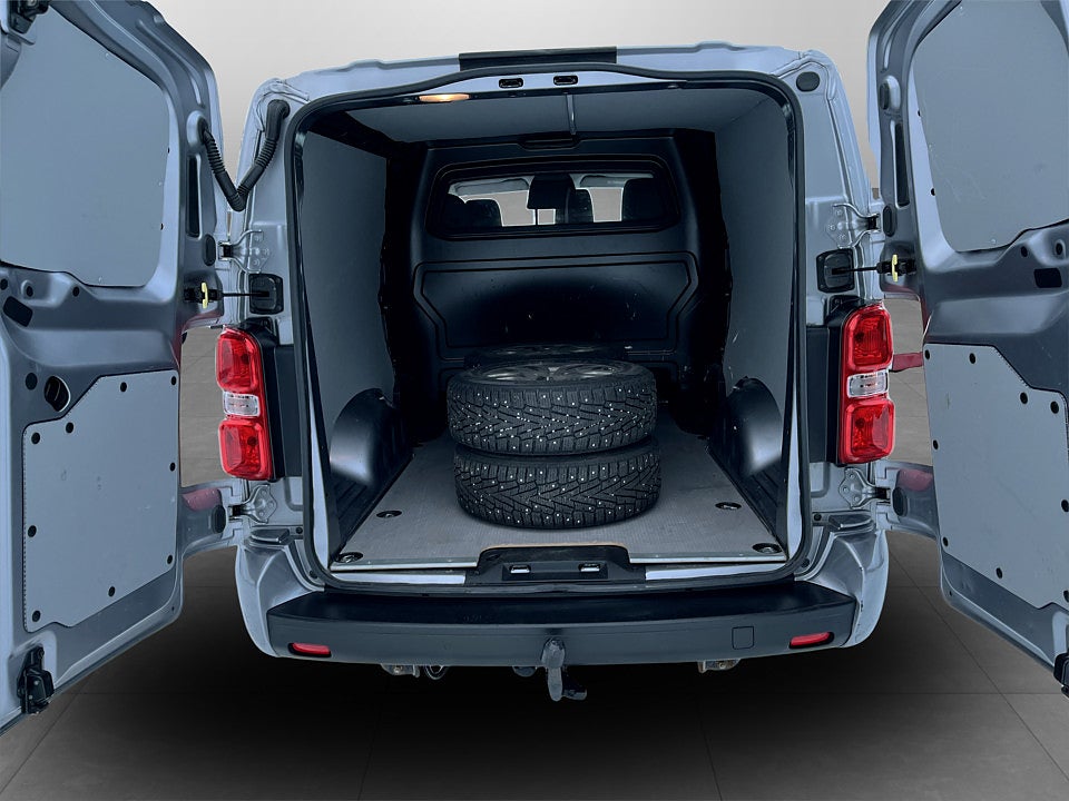 Bild på Peugeot Expert CrewCab PRO+ 180hk Aut L3 - DUBBELHYTT,VÄRMARE,NAVI