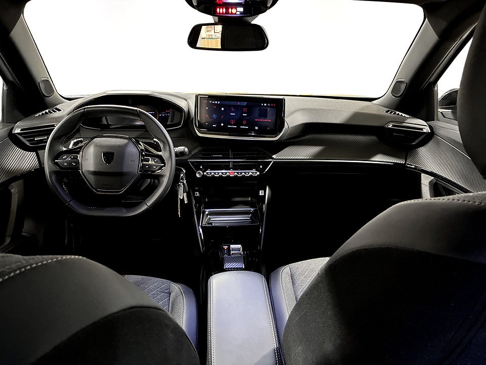 Bild på Peugeot 2008 Allure 1.2 PT 130hk B-KAMERA CARPLAY