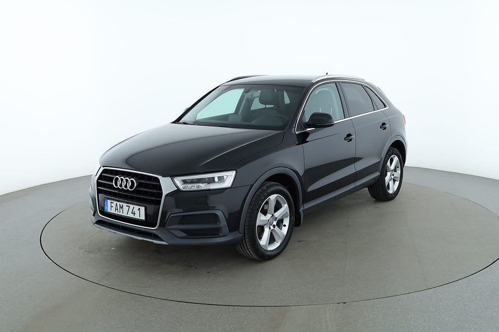 Audi Q3 2.0 TDI / Dragkrok, PDC-Bak
