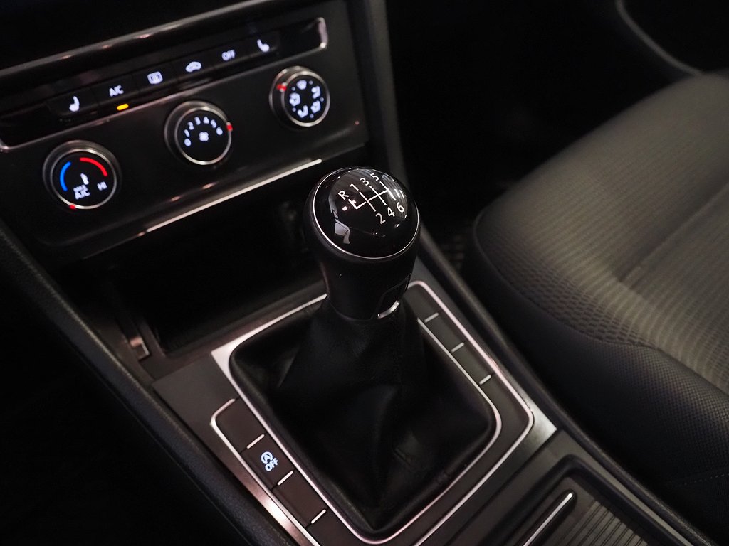 Volkswagen Golf Sportscombi 1.0 TSI 110hk PDC Farthållare 2018