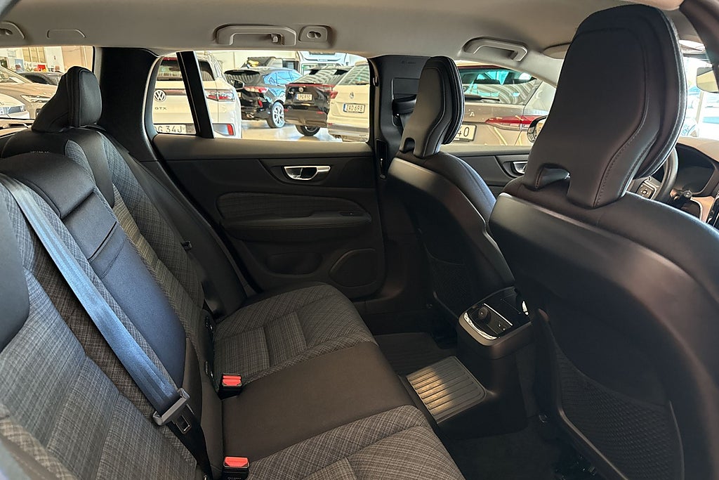 Volvo V60 Recharge T6 AWD Aut Core Edition Kamera Voc Värmare Dra miniatyr 15
