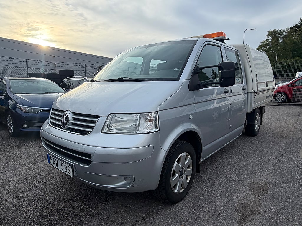 Volkswagen Transporter Chassi Dubbelhytt T30 2.5 TDI 130hk 5-sits Kåpa