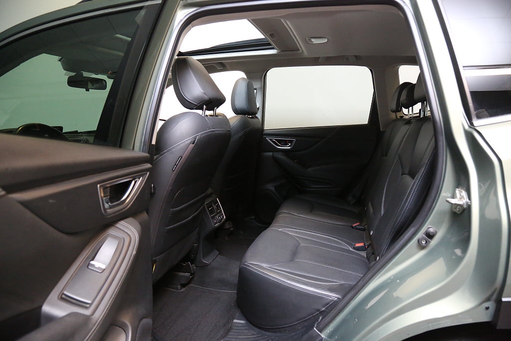 Subaru Forester 2,0i e-Boxer Summit AWD H/K Taklucka Skinn Dragkrok 2020