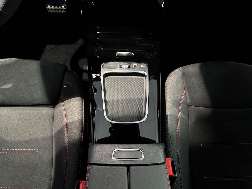 Mercedes-Benz CLA 200 Shooting Brake AMG Aut - bild 14